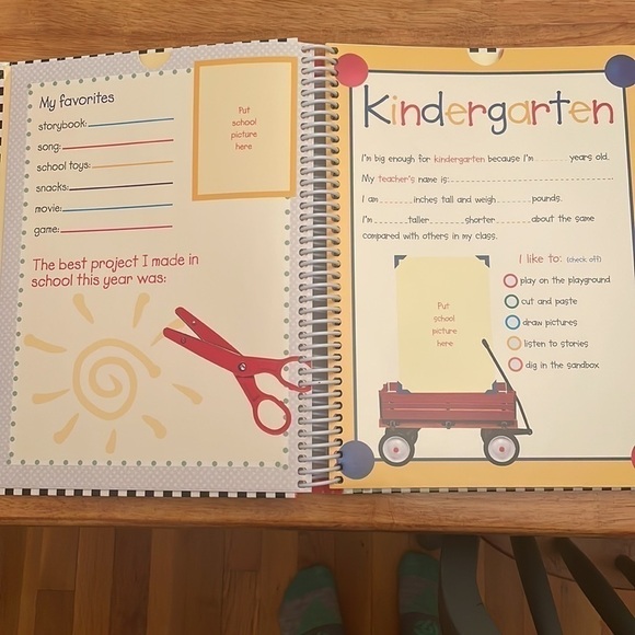 NEW School Memories Book Binder folder pre-k to 12th grade - Picture 1 of 6